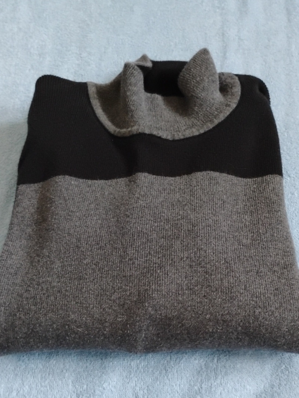 Geoffrey Beene Ladies Sweater